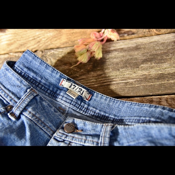 17/21 Jeans as new size 12 Skinny Fit as new - Picture 6 of 6